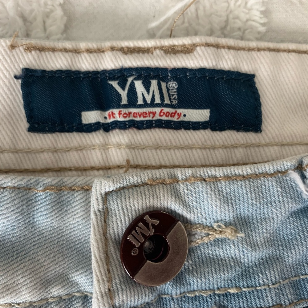 Patriotic Jean shorts - Picture 3 of 7